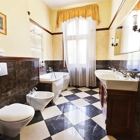 Hotel Zamek Von Treskov Strykowo