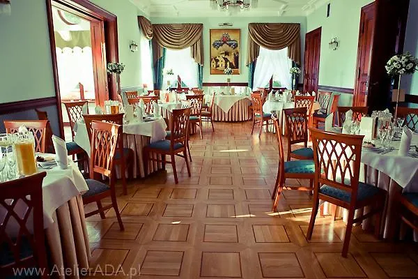 Zamek Von Treskov Hotel Strykowo