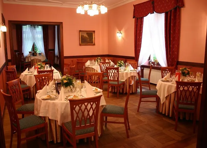 Zamek Von Treskov Hotel Strykowo