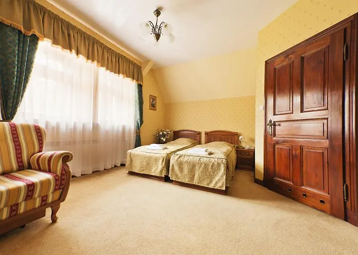 Zamek Von Treskov Hotel Strykowo